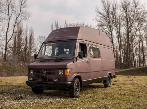 Wir bieten Ihnen einen vollständigen Aufbau für Camper-Vans