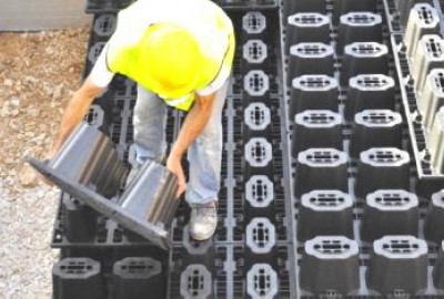 Neben dem effektiven Regenwasser- und Hochwassermanagement lieferte Drainpanel weitere Vorteile, die für diese  riesige und geschäftige Baustelle entscheidend waren