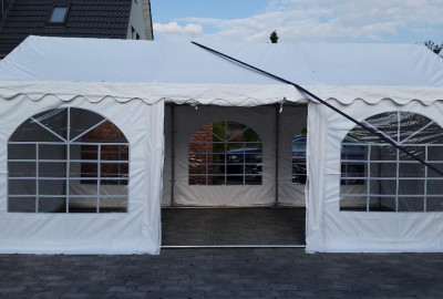 Wir vermieten und verleihen Partyzelte, Festzeltgarnituren bzw. Bierzeltgarnituren 
