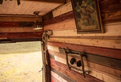 Erleben Sie ein maßgeschneidertes Wohnmobil-Erlebnis mit Benji's Bus Basis! 
