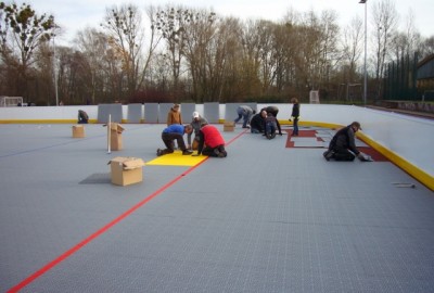 Inline-Hockey in Potsdam mit Bodensystem Typ MULTISPORT in der Farbe Silbergrau