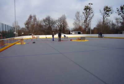 Inline-Hockey in Potsdam mit Bodensystem Typ MULTISPORT in der Farbe Silbergrau