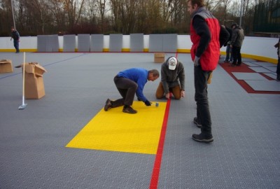 Inline-Hockey in Potsdam mit Bodensystem Typ MULTISPORT in der Farbe Silbergrau