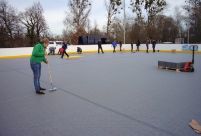 Inline-Hockey in Potsdam mit Bodensystem Typ MULTISPORT in der Farbe Silbergrau