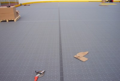Inline-Hockey in Potsdam mit Bodensystem Typ MULTISPORT in der Farbe Silbergrau