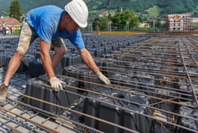 Neu Nautilus Evo ist eine Modulschalung aus recyceltem Polypropylen (PP), die für die Leichtbauweise von Stahlbetondecken vor Ort entwickelt wurde.