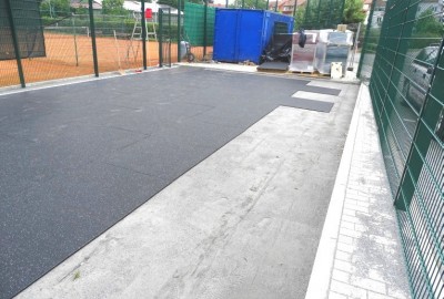Planum Abdeckung aus Gummimatten für Tennis-Allwetterplatz