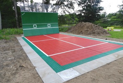 SV Trelde-Kakenstorf mit neuer Tenniswand und Allwetter-Tennis-Boden-Belag