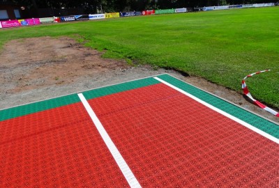 Die neu erstellten Anlaufbahnen auf der Sportanlage, an der Mirowerstraße 1, wurde völlig neu aufgebaut.