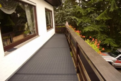 Balkon Bodenbelag Grafithgrau Bodenfliesen wetterfester UV-beständiger PP Kunststoff mit Klick Fliesen System
