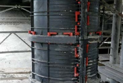 GEOTUB eignet sich für die Renovierung zur Deckung von beschädigten Säulen, in denen das Eisen wegen Verwitterung des Betons freigelegt wurde,